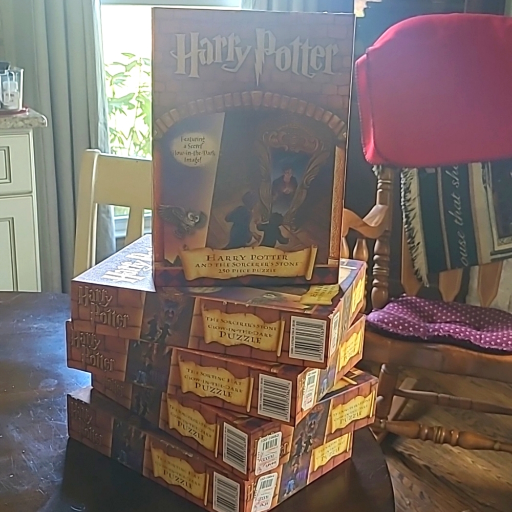 5 brand new Harry Potter 250 piece puzzle set.